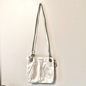 Coach Ashley leather hippie in metallic iridescent white/silver new with tags